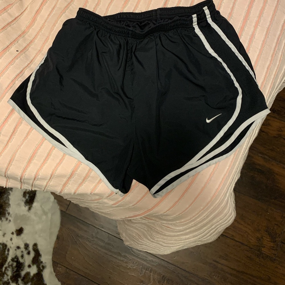 Nike tempo shorts size small